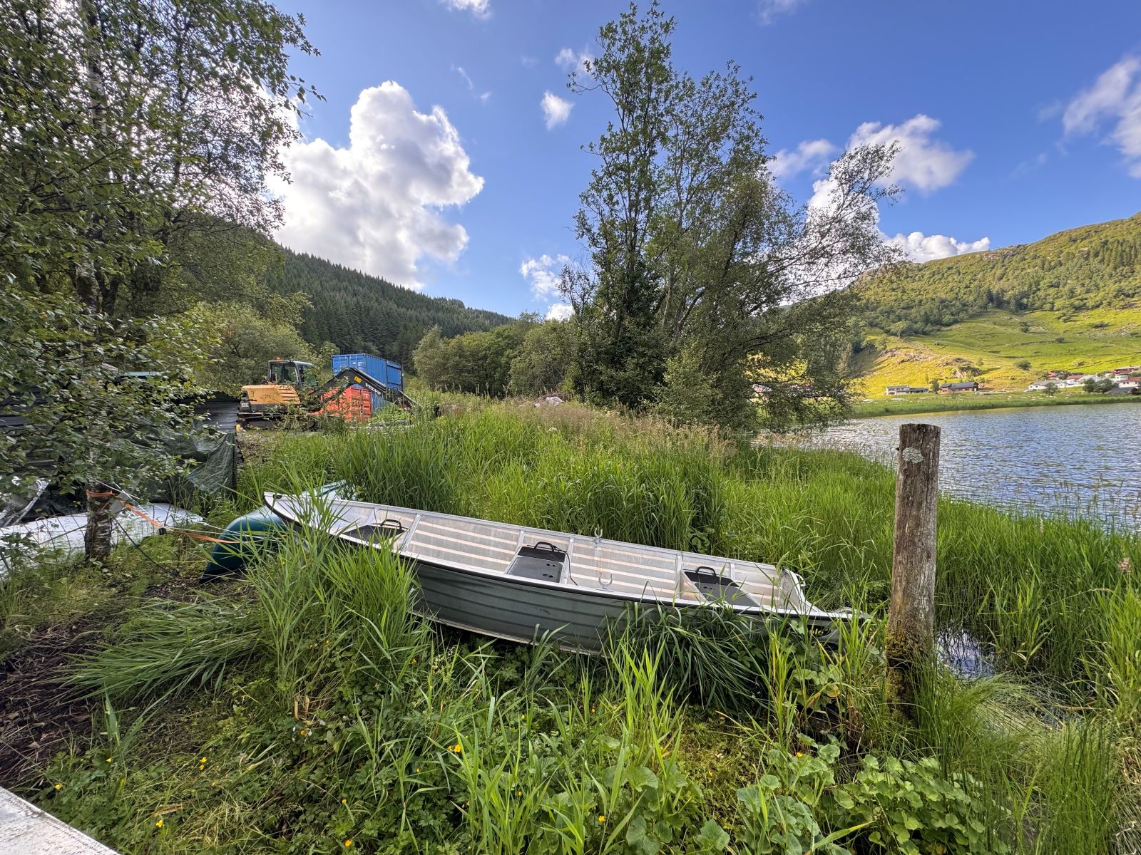 Artikkelbilde til artikkelen Foreningen har fått på plass båt i Langavatnet.
